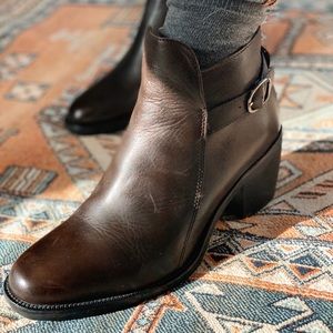 Boemos Brown Italian Leather Ankle Boot - 9